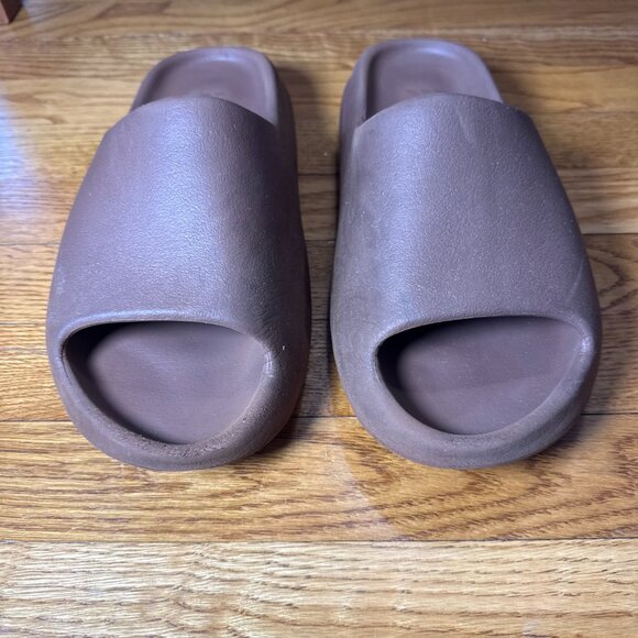 Genuine Yeezy Slides/Slip-on Sandals in Flax (Brown), Men\'s Size 10 main image 8